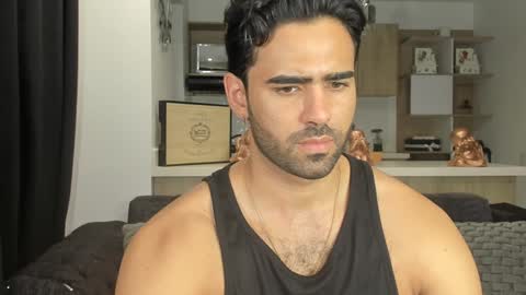 bradleymartin7 online show from January 25, 2:04 am