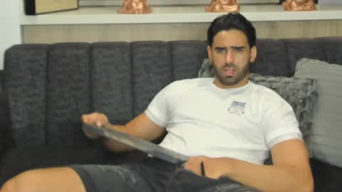 bradleymartin7 online show from January 31, 4:25 am