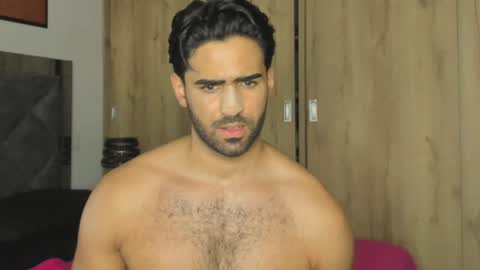 bradleymartin7 online show from February 6, 6:29 am