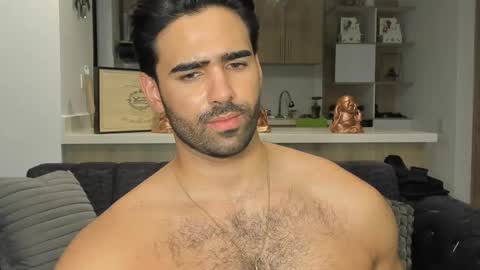 bradleymartin7 online show from February 13, 4:32 am