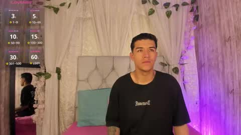 BradLovEmma  online show from October 12, 9:08 am