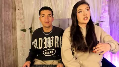 BradLovEmma  online show from October 20, 12:27 pm