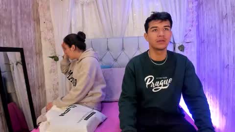 BradLovEmma  online show from October 22, 10:15 am