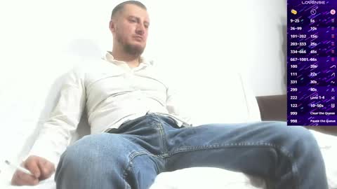 Snapshot of bradryder__ chatting on April 13, 4:29 am Call me Alex online show from April 13, 4:29 am