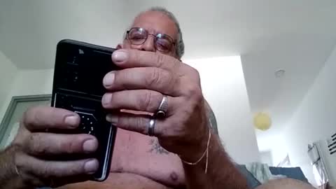 Snapshot of brady97400 chatting on March 30, 5:19 am brady97400 online show from March 30, 5:19 am