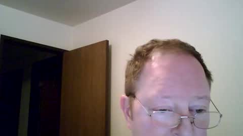 bradybunchfan1 online show from April 5, 11:51 am