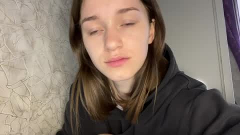 Snapshot of bralkissy chatting on April 2, 2:37 pm Kate online show from April 2, 2:37 pm