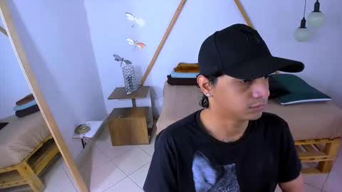 Snapshot of brand_hades chatting on October 10, 1:43 pm B R A N D online show from October 10, 1:43 pm