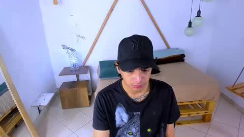 Snapshot of brand_hades chatting on October 14, 7:03 pm B R A N D online show from October 14, 7:03 pm