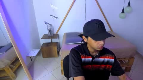 Snapshot of brand_hades chatting on October 27, 8:24 pm B R A N D online show from October 27, 8:24 pm