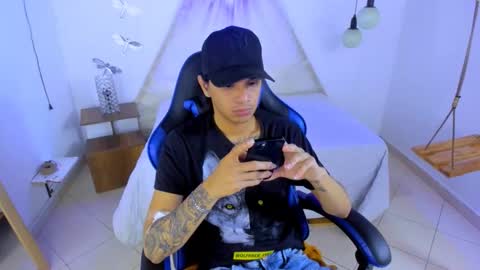 B R A N D online show from December 4, 1:15 am