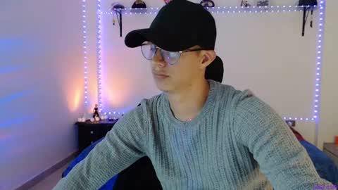 Snapshot of brandon_starkk chatting on July 7, 8:24 pm brandon_starkk online show from July 7, 8:24 pm