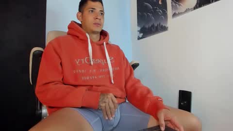 Snapshot of brandonlavitt chatting on October 14, 12:28 pm Brandon Lavitt online show from October 14, 12:28 pm