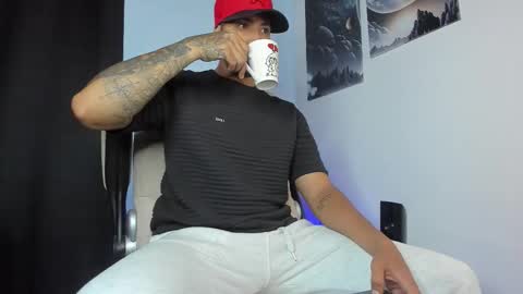 Snapshot of brandonlavitt chatting on November 14, 11:20 am Brandon Lavitt online show from November 14, 11:20 am