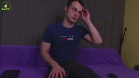 Snapshot of brandonnorriss chatting on December 3, 3:33 pm BRANDON online show from December 3, 3:33 pm