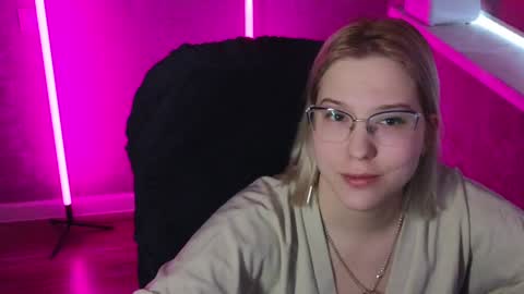 Belle  online show from February 1, 5:49 am