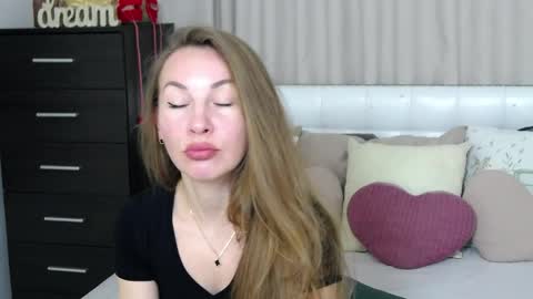 Snapshot of brandy_gem chatting on April 13, 6:52 am Brandy Gem online show from April 13, 6:52 am
