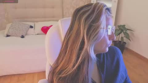 Snapshot of brandy_sweet_ chatting on September 19, 10:38 am BRANDY online show from September 19, 10:38 am