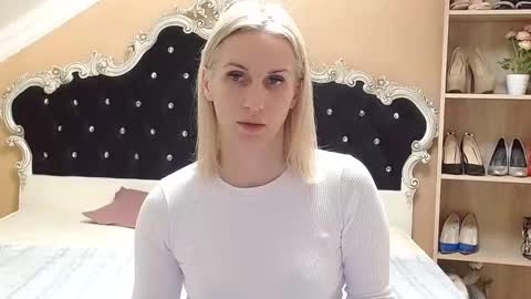 Snapshot of brandyweed chatting on October 22, 7:52 am brandyweed online show from October 22, 7:52 am