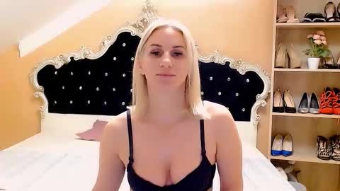 Snapshot of brandyweed chatting on October 23, 6:56 am brandyweed online show from October 23, 6:56 am