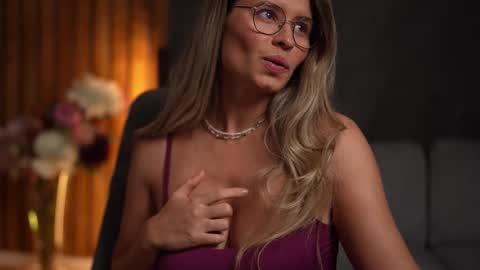 Alex online show from October 4, 4:10 am