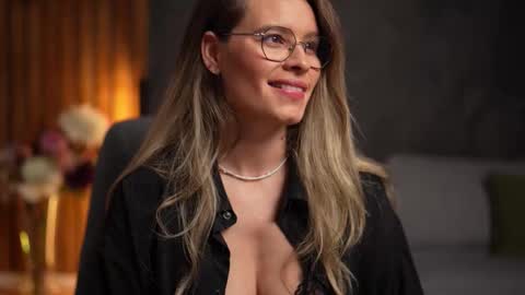 Alex online show from December 3, 5:37 am