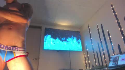 Instagram             twitter BRAN LOPEZ  online show from September 26, 5:33 am