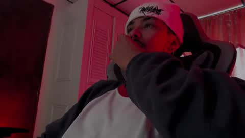 brasi_ online show from February 1, 6:39 pm