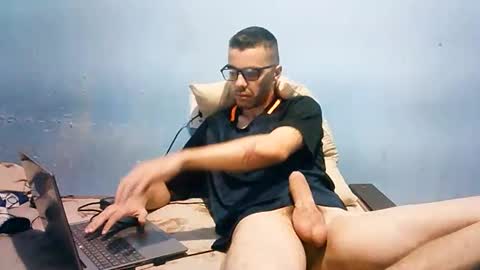 Snapshot of brasil43 chatting on March 25, 2:50 am PutoBR online show from March 25, 2:50 am