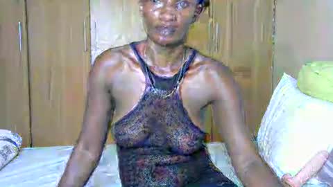 Snapshot of brat_bubble chatting on December 23, 10:42 am brat_bubble online show from December 23, 10:42 am