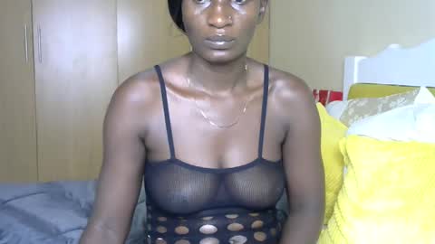 Snapshot of brat_bubble chatting on February 16, 2:21 pm brat_bubble online show from February 16, 2:21 pm