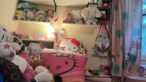 brattymaddy1998 online show from July 19, 4:44 pm