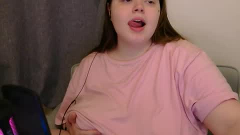 Emma online show from December 3, 6:28 pm