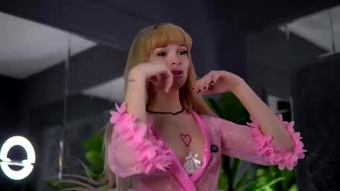 Scarlet online show from March 18, 6:49 am