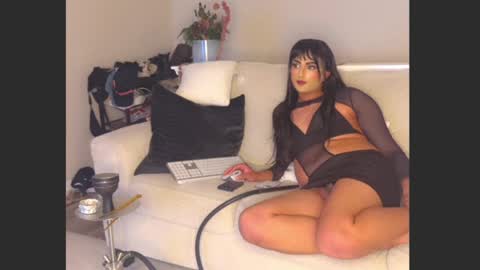 Snapshot of brattytransfemme chatting on May 14, 1:45 am sasha ali online show from May 14, 1:45 am