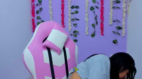 bratz_evans online show from January 19, 1:33 pm