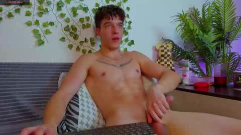 Snapshot of bravo_maestro chatting on October 1, 9:21 pm Johny Bravo online show from October 1, 9:21 pm