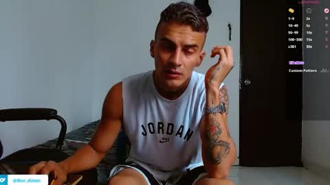 Snapshot of bray_hotboy chatting on April 19, 3:00 pm Bray Hotboy online show from April 19, 3:00 pm