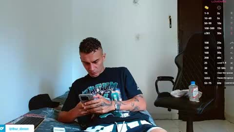 Snapshot of bray_hotboy chatting on April 25, 5:32 pm Bray Hotboy online show from April 25, 5:32 pm