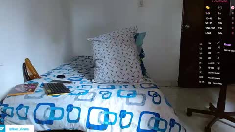 Snapshot of bray_hotboy chatting on May 9, 2:00 pm Bray Hotboy online show from May 9, 2:00 pm