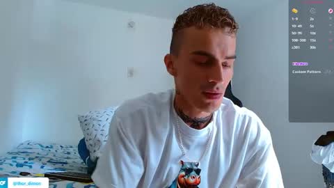 Snapshot of bray_hotboy chatting on May 14, 3:30 pm Bray Hotboy online show from May 14, 3:30 pm