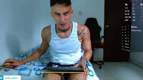 Snapshot of bray_hotboy chatting on May 17, 5:09 pm Bray Hotboy online show from May 17, 5:09 pm