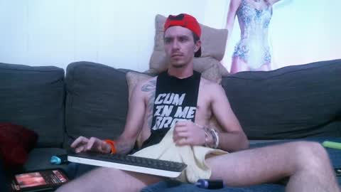 Snapshot of brayjay32 chatting on October 4, 4:54 am brayjay32 online show from October 4, 4:54 am