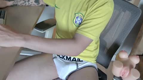 Snapshot of brazilian_hunger chatting on May 31, 4:14 pm brazilian_hunger online show from May 31, 4:14 pm