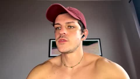 braziliangoodboy online show from May 17, 7:10 pm