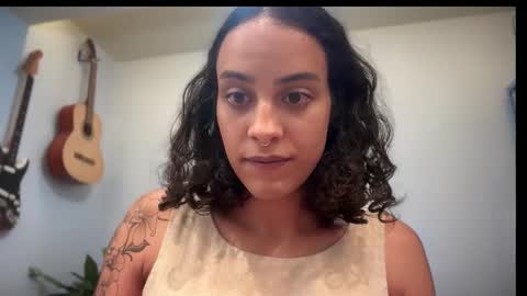 Snapshot of braziliantgirl chatting on November 4, 11:48 pm Thalia online show from November 4, 11:48 pm