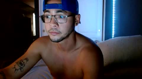 Snapshot of breadcrumbsss chatting on November 2, 2:14 am Breadcrumbsss online show from November 2, 2:14 am