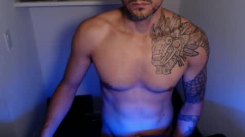 Snapshot of break_dusk chatting on November 14, 4:55 am break_dusk online show from November 14, 4:55 am