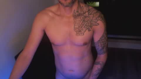 Snapshot of break_dusk chatting on June 16, 3:53 am break_dusk online show from June 16, 3:53 am
