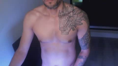Snapshot of break_dusk chatting on June 26, 3:44 am break_dusk online show from June 26, 3:44 am